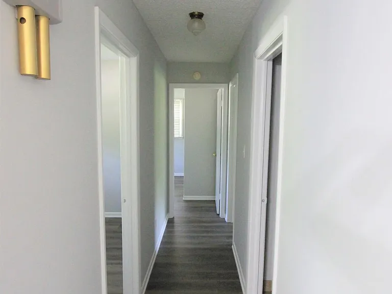 513 Thorne Dr — Photo 16