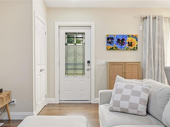 4th image of 715 Drury Ln