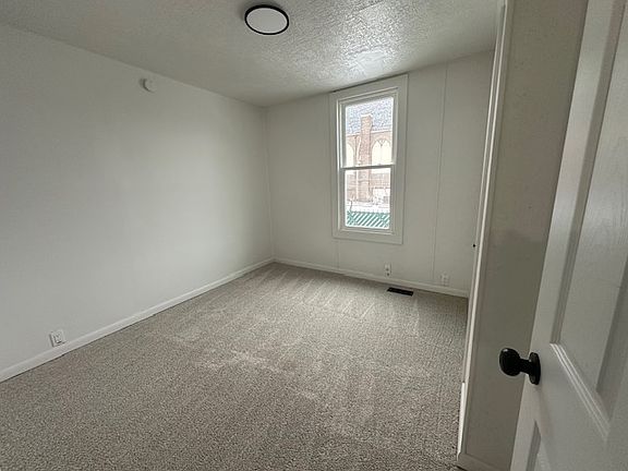 5th image of 162 1/2 N 7th St #162-1/2