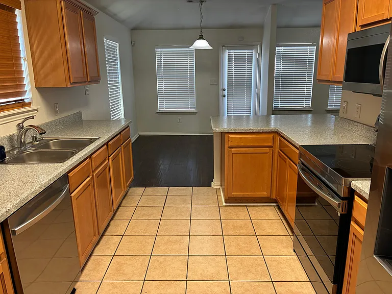 515 Creekside Dr — Photo 25