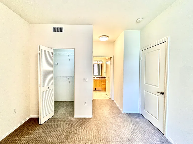 100 S Alameda St #261 — Photo 11