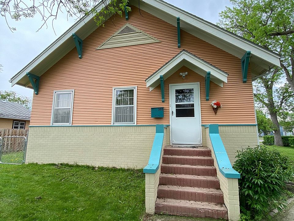 203 6th Ave E, Sisseton, SD 57262 MLS 11174345 Zillow
