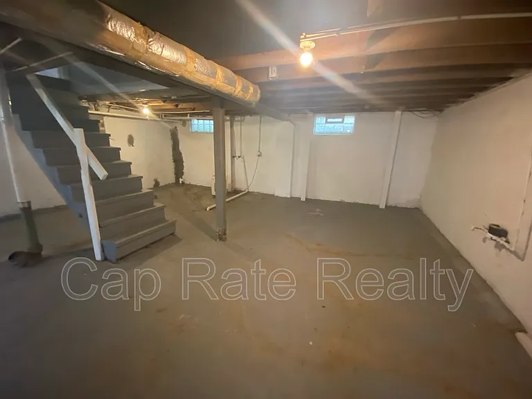 2299 Hamilton Ave — Photo 12