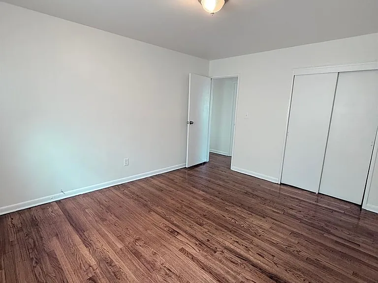 260 Loring Ave #3B — Photo 3