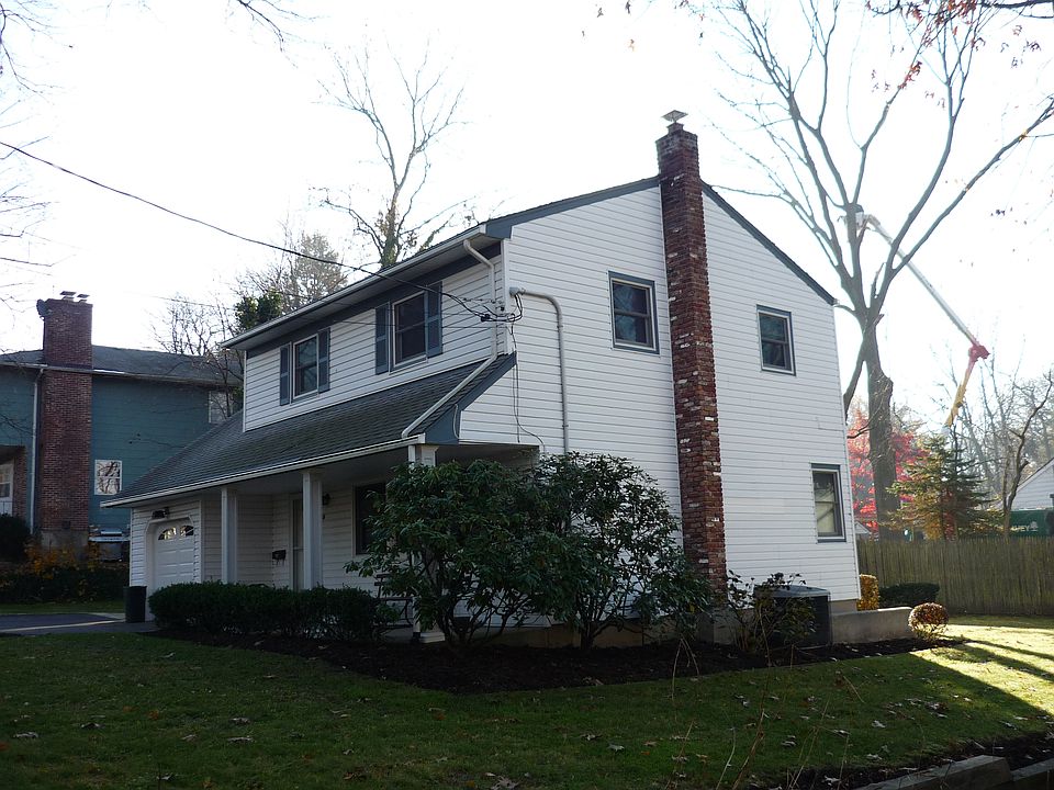 Rightside View of Home 