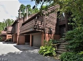 215 Solon Rd #215B, Chagrin Falls, OH 44022