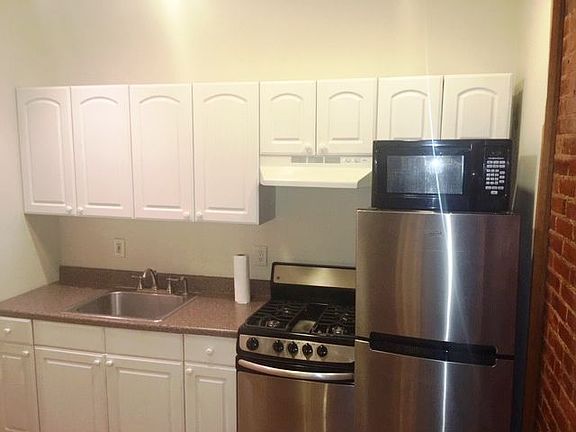 3rd image of 172 E 89th St APT 2D