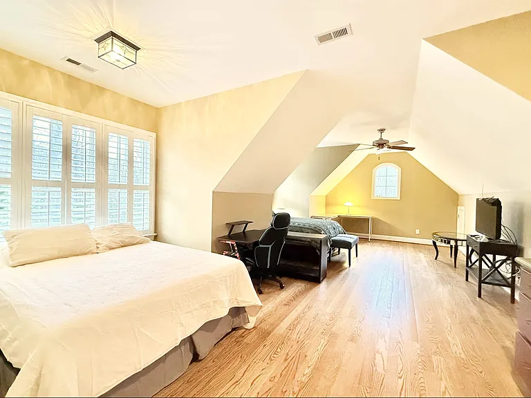 1216 Dorleath Ct — Photo 32