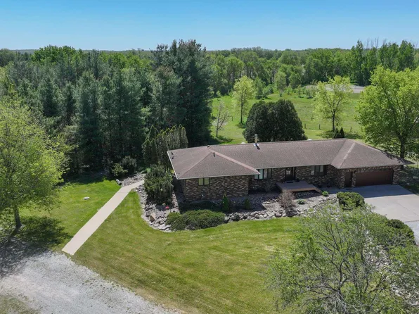 7137 Soppe Farm Rd, Waterloo, IA 50701