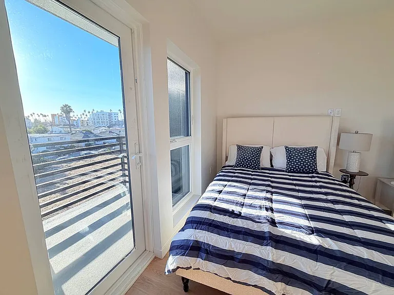 Lux Catalina — Photo 4