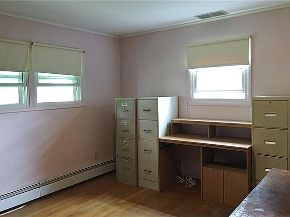 4th image of 60 Pine Hill Dr