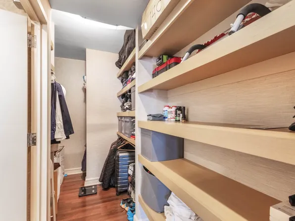 120 Riverside Boulevard image 9 of 11