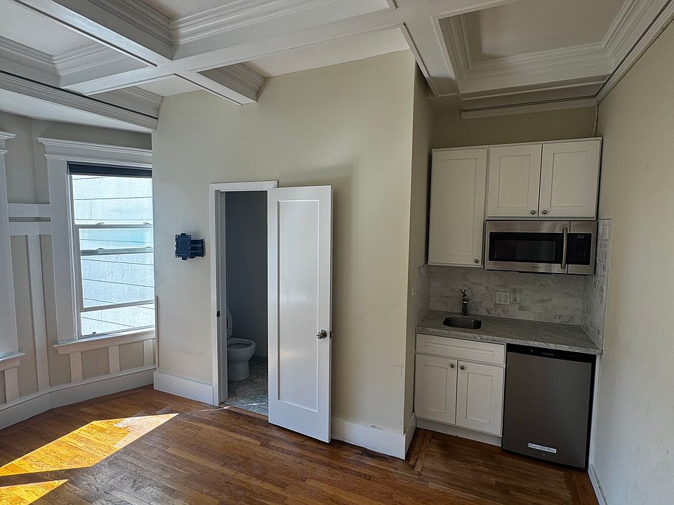 1st image of 1627 Clay St #306