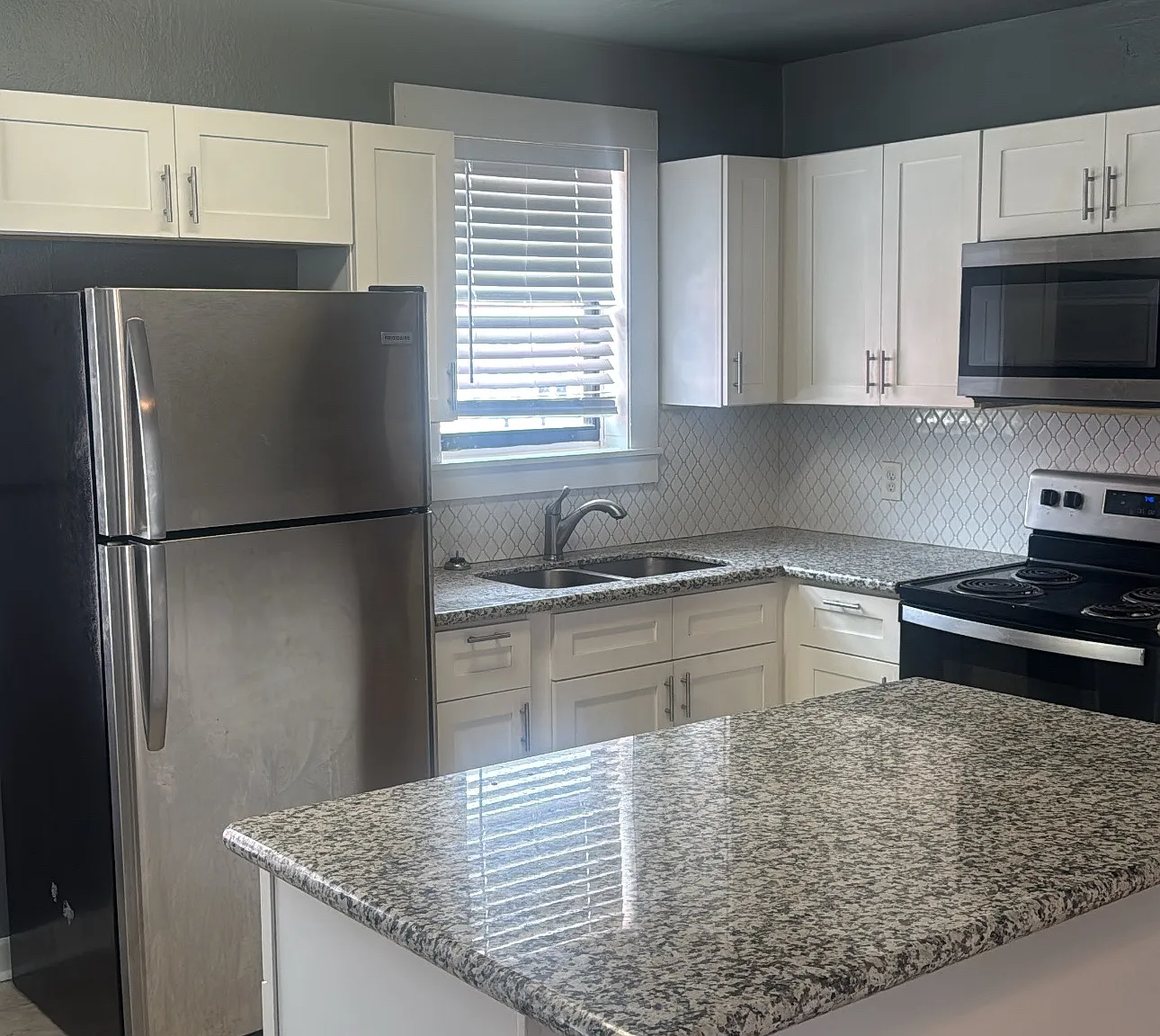 1 bed, 650 sqft, $1,050 — Photo 1