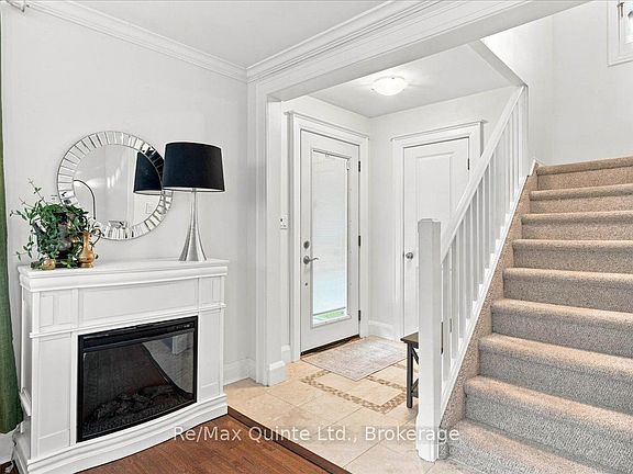 4th image of 225 Bleecker Ave