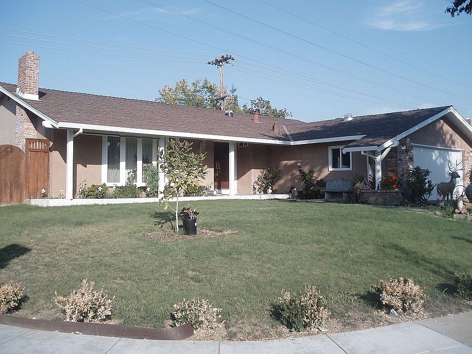 2nd image of 5012 Howes Ln