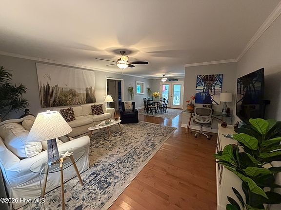 3rd image of 227 NE 54th St