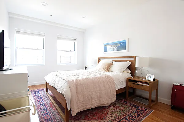 Rented by REAL New York | media 16