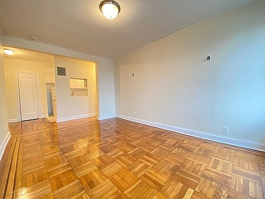 4th image of 41-44 44th St #F8