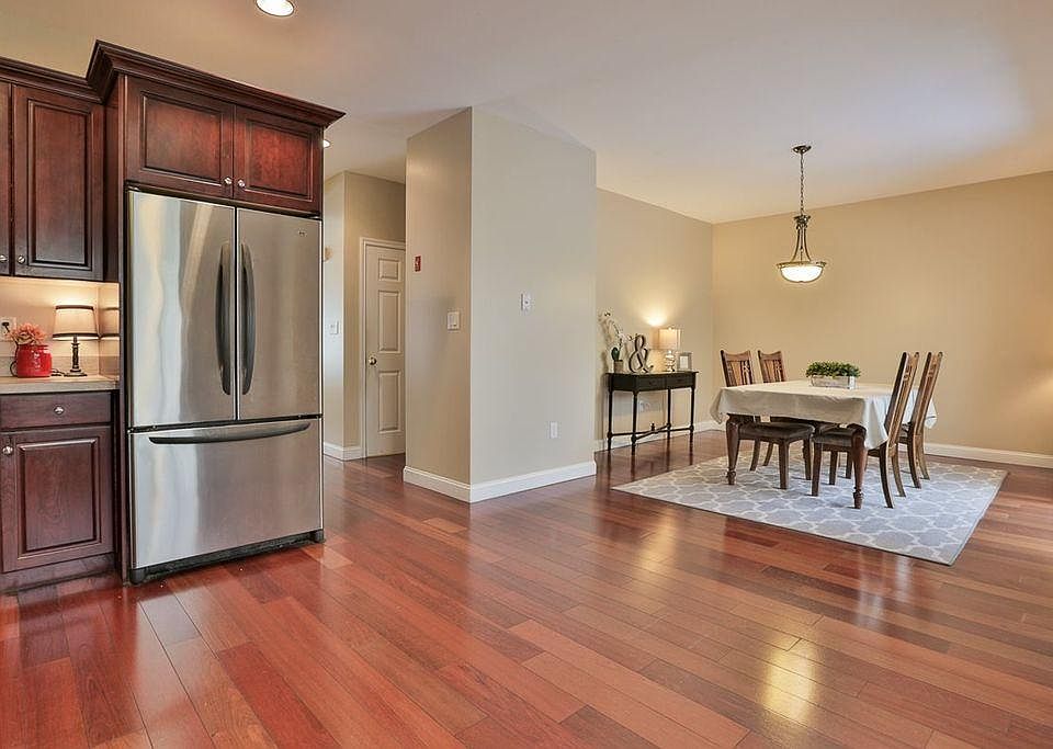 7 Lamplighter Village Rd, Windham, NH 03087 Zillow