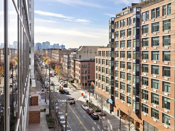 1425 Hudson Street image 7 of 23