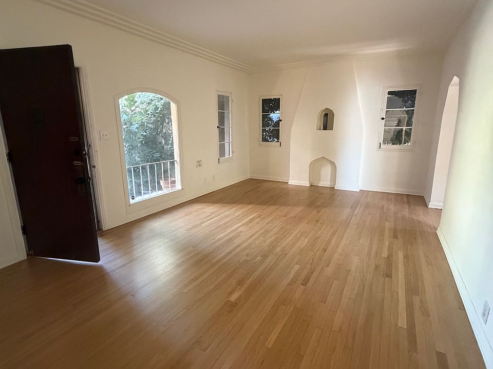 1st image of 1043 S Orange Grove Ave