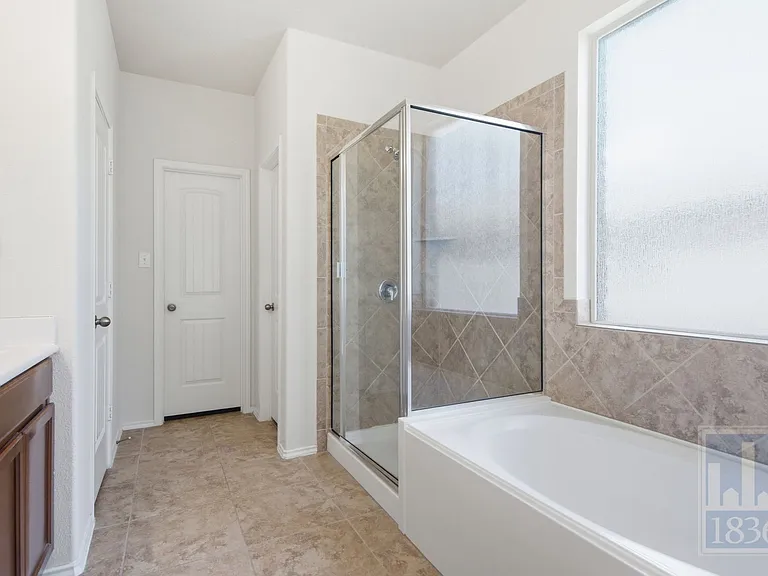 18713 Falcon Pointe Blvd — Photo 20