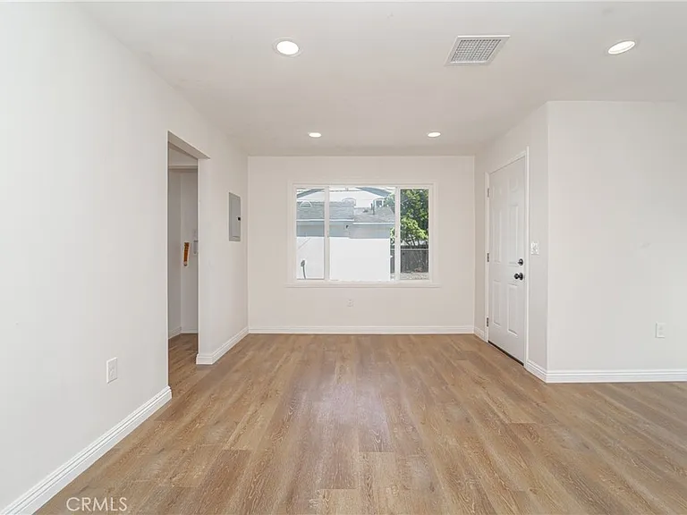 1101 E 115th St — Photo 17