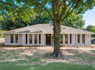 102 Southridge St, Red Oak, TX 75154