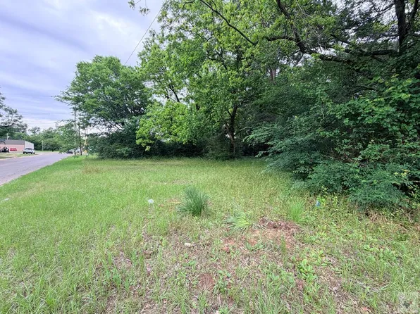2218 W 18th St, Texarkana, TX 75501
