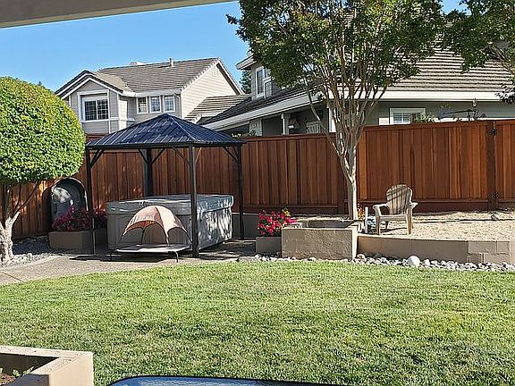3rd image of 9457 Lazy Creek Dr