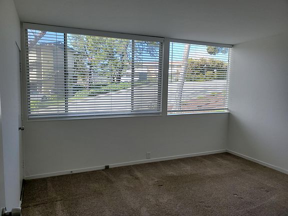 4th image of 5 Andrew Dr #53