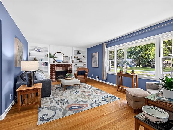 5th image of 19 Larchwood Dr
