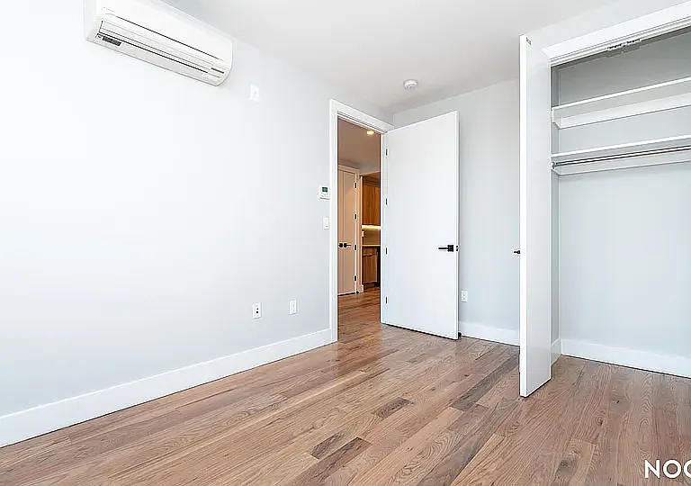 31-61 Vernon Blvd #4T — Photo 10