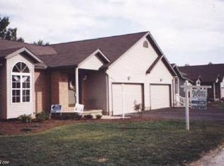 1410 Surrey Pointe SE, Warren, OH