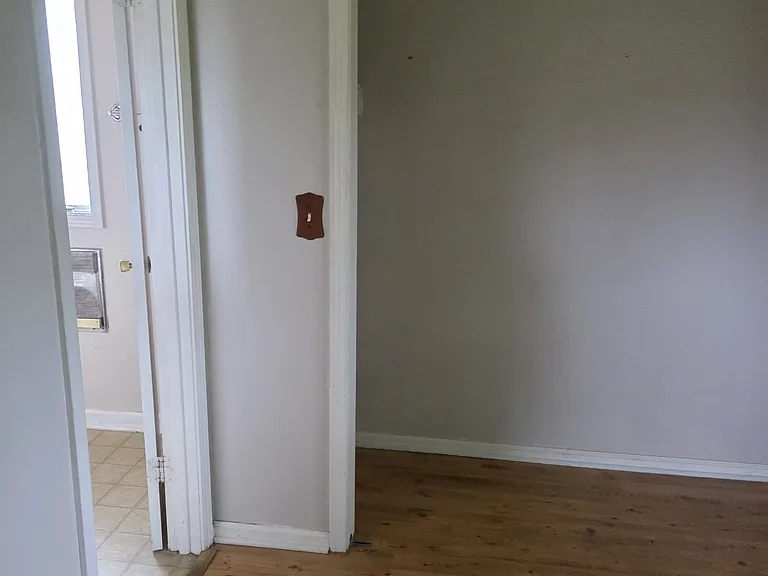 211 S 16th St #B — Photo 11