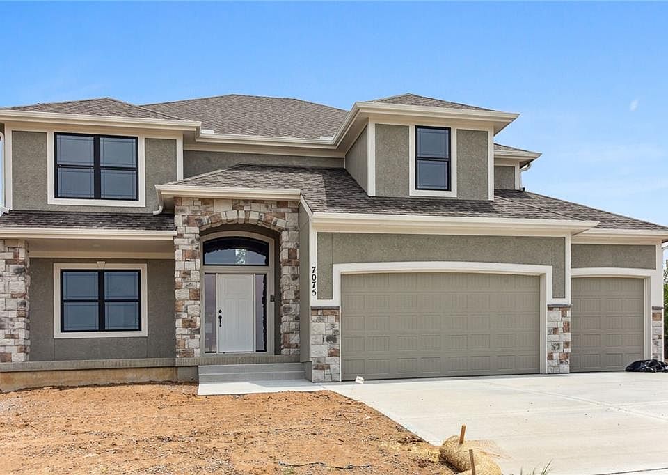 1st image of 7075 NW Forest Lakes Dr