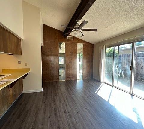 4th image of 2639 Queenwood Dr