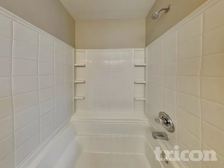 2121 Montgomery Ln — Photo 12