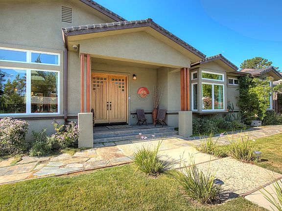 3rd image of 20846 Hillmoor Dr