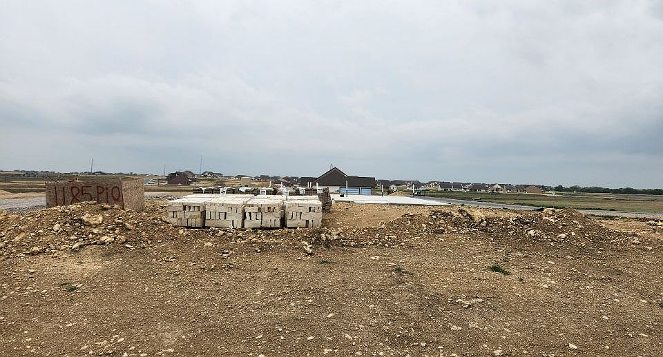 2nd image of 1185 Pioneer Rd
