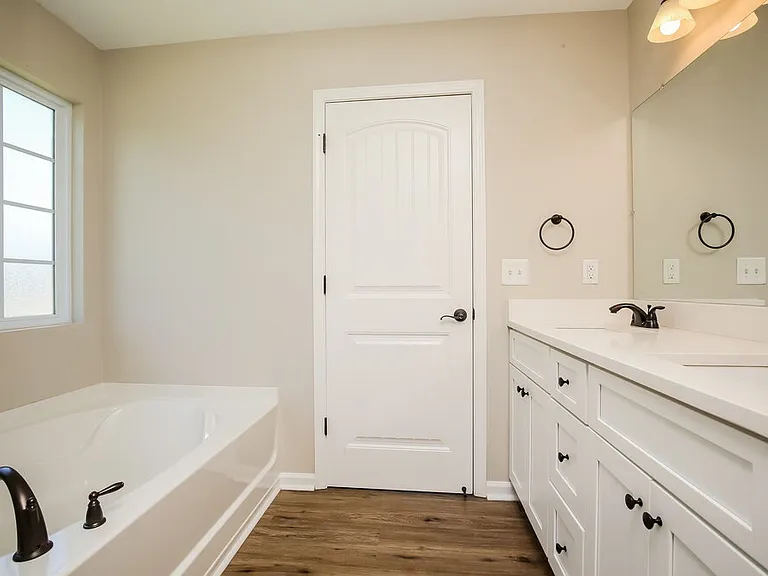 183 Lyndhurst Dr — Photo 12