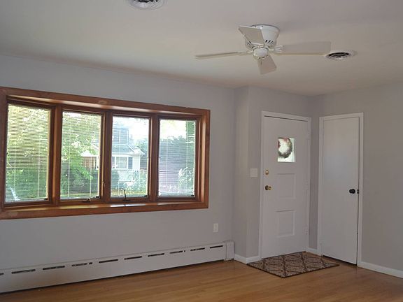 2nd image of 286 Oak Ave