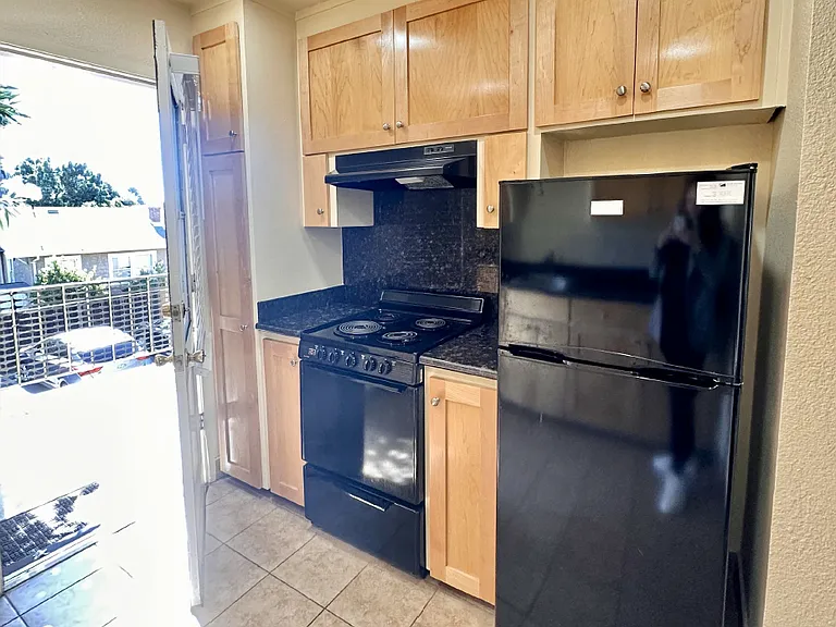 Sandalwood Apartments — Photo 29