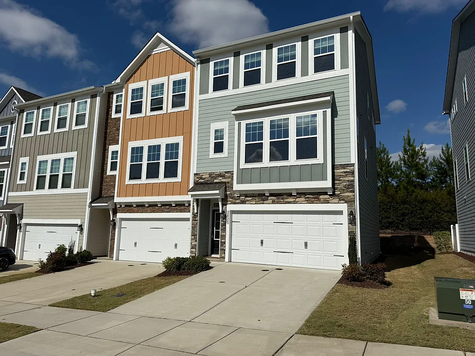 2823 Dallas Valley Ln