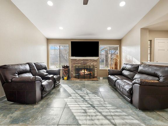 4th image of 1375 Christina Dr