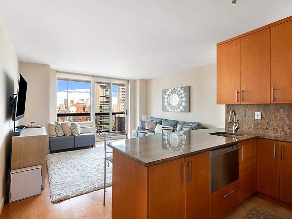 2nd image of 300 E 62nd St APT 2501