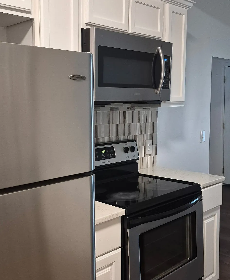 2 bed, 616 sqft, $1,400 — Photo 1