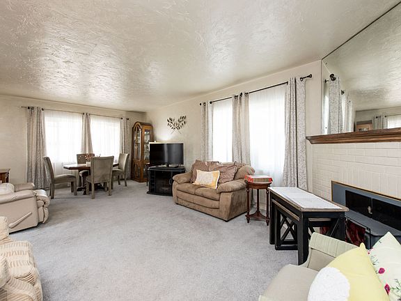 4th image of 1531 N Durant Way
