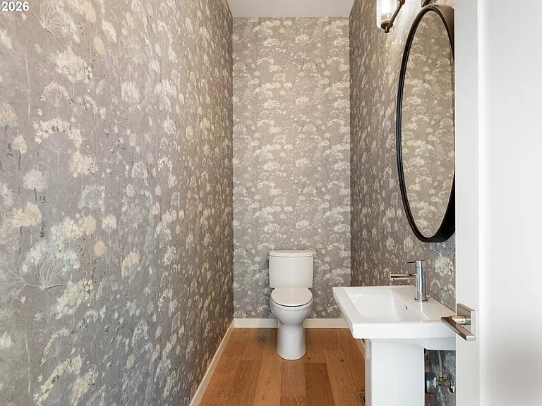 3718 SW Hillside Dr — Photo 11